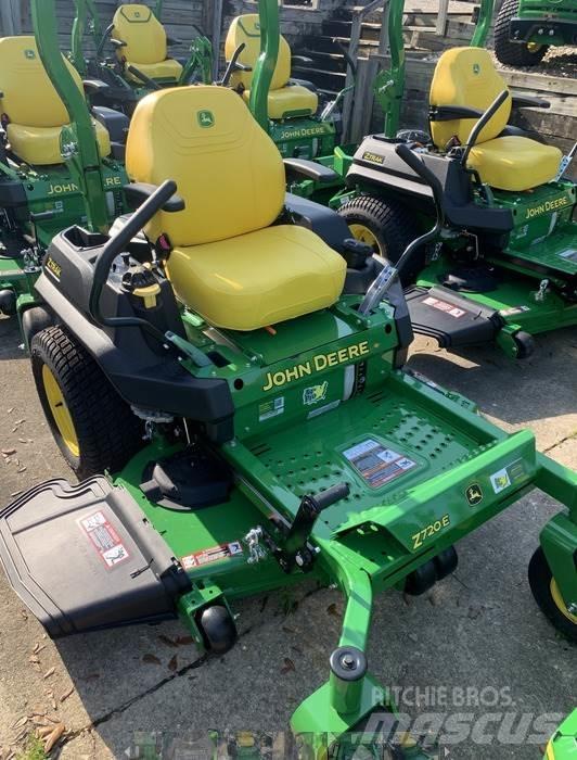 John Deere Z720E Sıfır dönüşlü çim biçme makineleri
