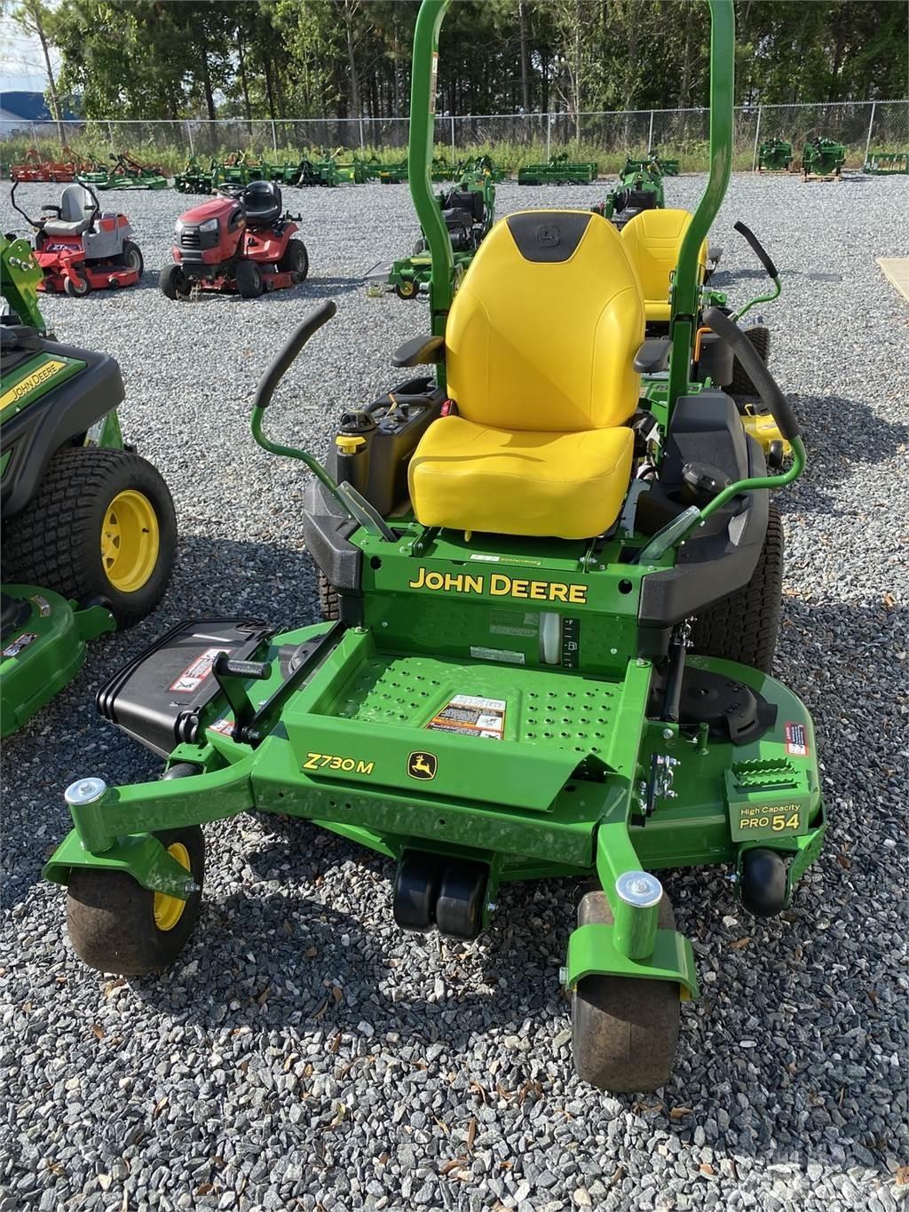 John Deere Z730M Sıfır dönüşlü çim biçme makineleri