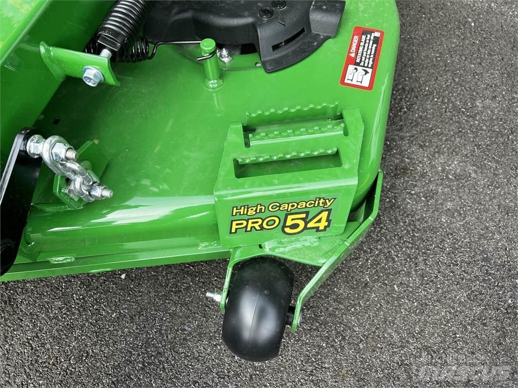 John Deere Z730M Sıfır dönüşlü çim biçme makineleri