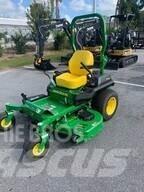 John Deere Z735E Sıfır dönüşlü çim biçme makineleri