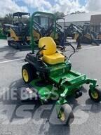 John Deere Z735E Sıfır dönüşlü çim biçme makineleri