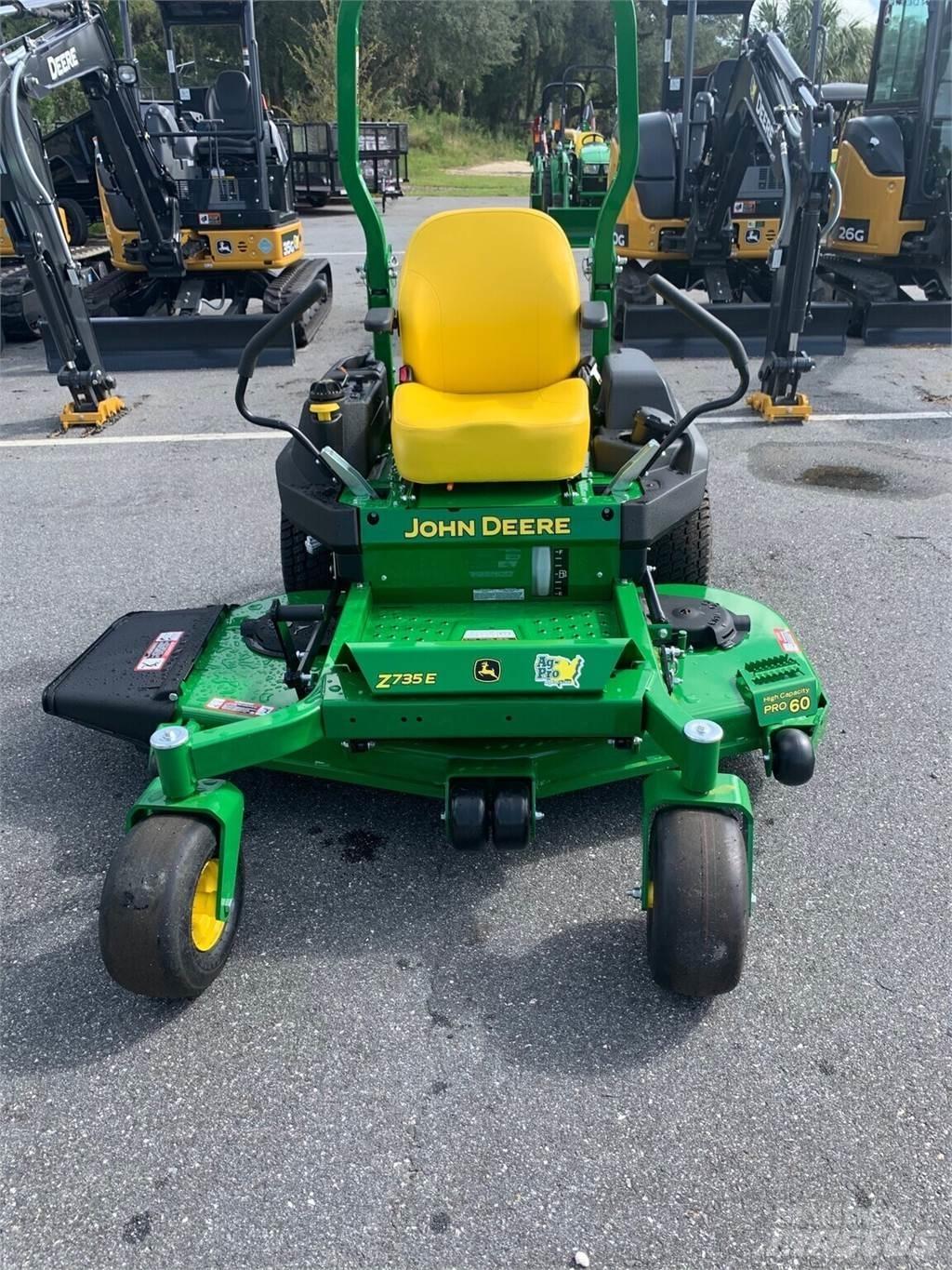 John Deere Z735E Sıfır dönüşlü çim biçme makineleri