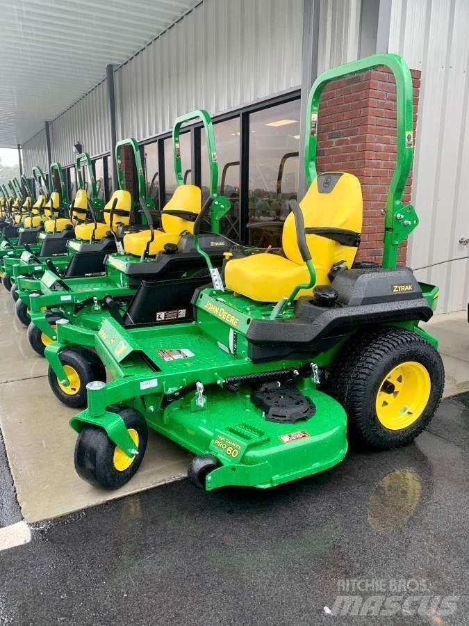 John Deere Z735M Sıfır dönüşlü çim biçme makineleri