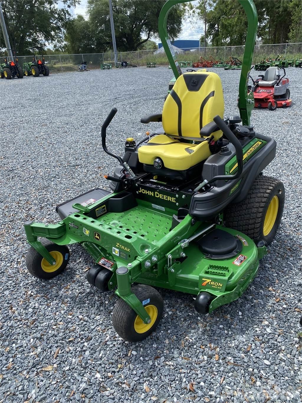 John Deere Z920M Sıfır dönüşlü çim biçme makineleri