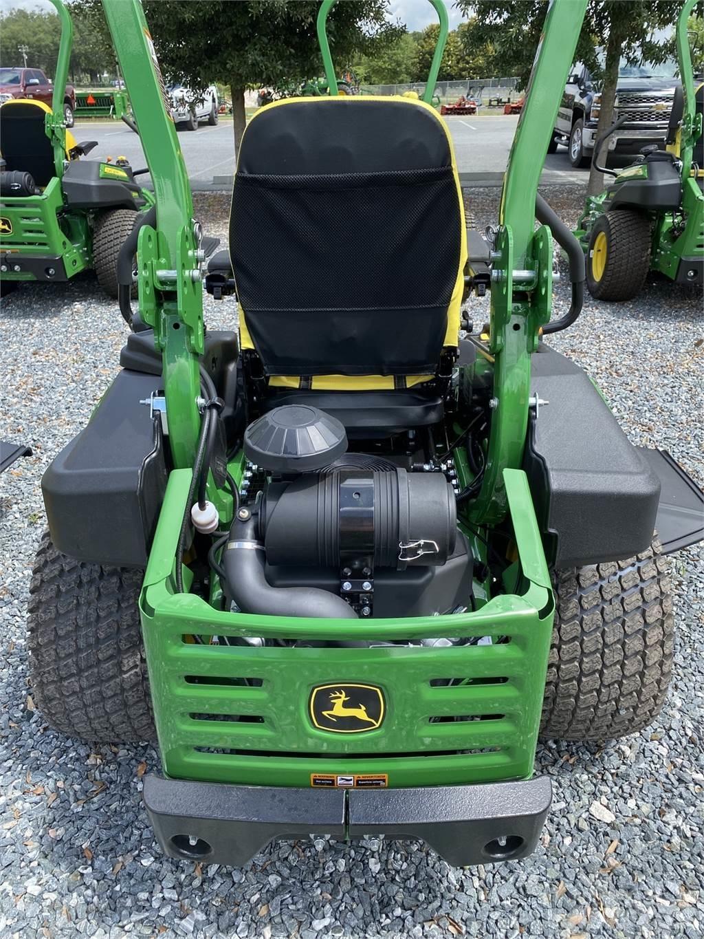 John Deere Z920M Sıfır dönüşlü çim biçme makineleri