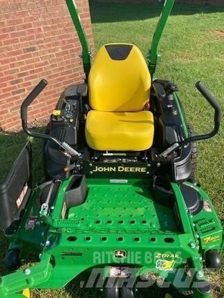 John Deere Z920M Sıfır dönüşlü çim biçme makineleri