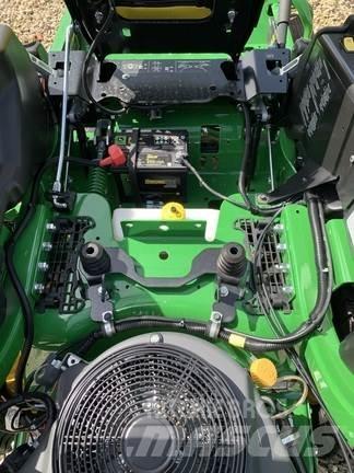 John Deere Z920M Sıfır dönüşlü çim biçme makineleri
