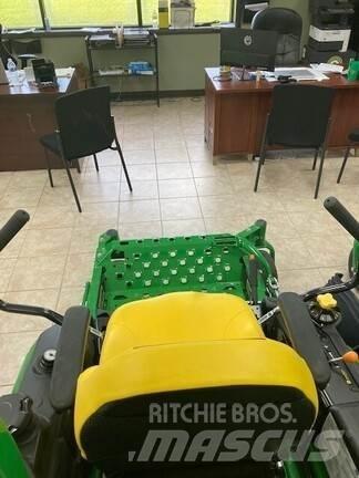 John Deere Z920M Sıfır dönüşlü çim biçme makineleri