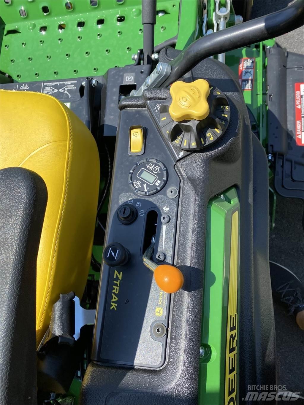 John Deere Z920M Sıfır dönüşlü çim biçme makineleri