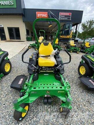 John Deere Z920M Sıfır dönüşlü çim biçme makineleri
