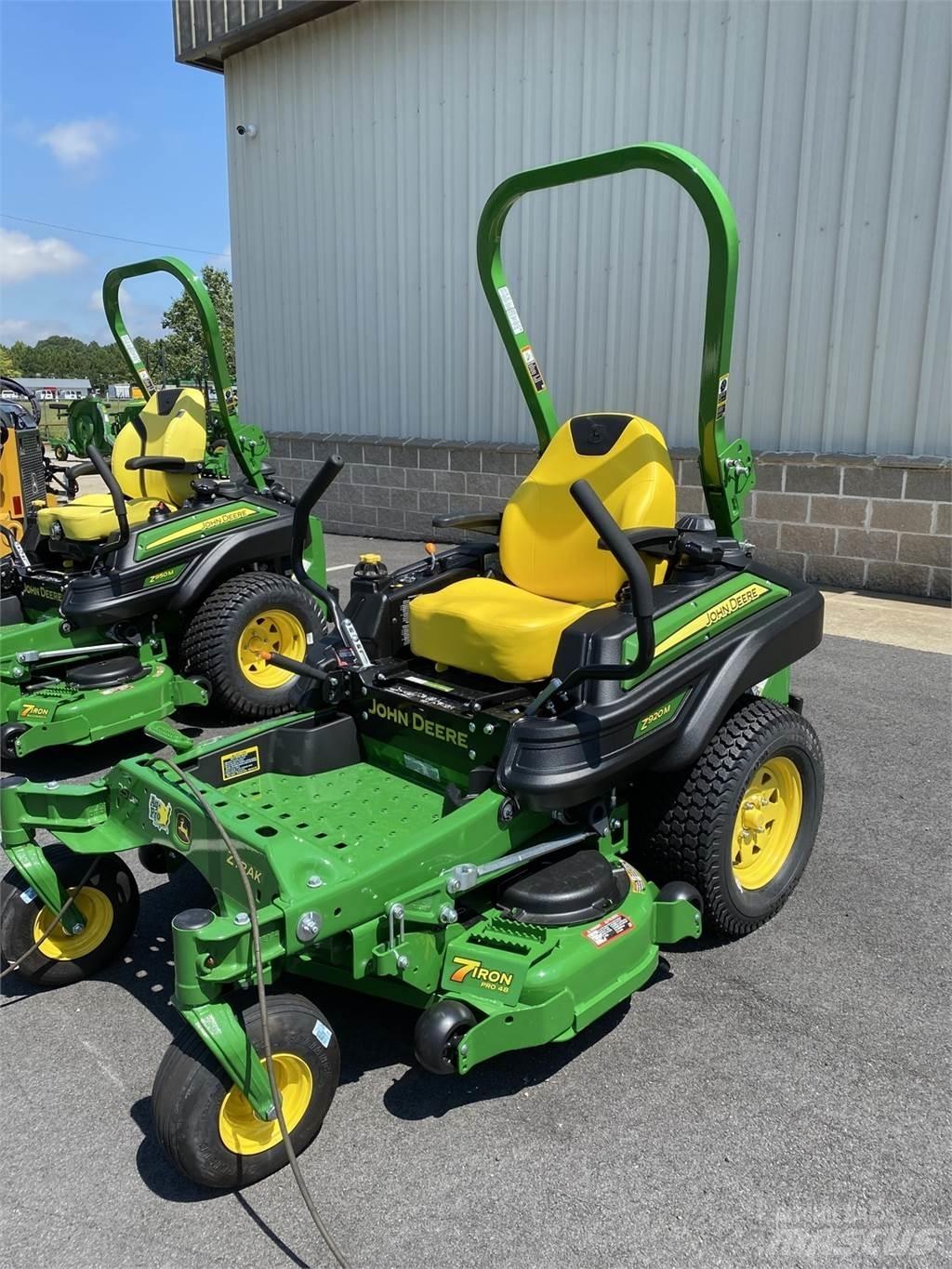 John Deere Z920M Sıfır dönüşlü çim biçme makineleri