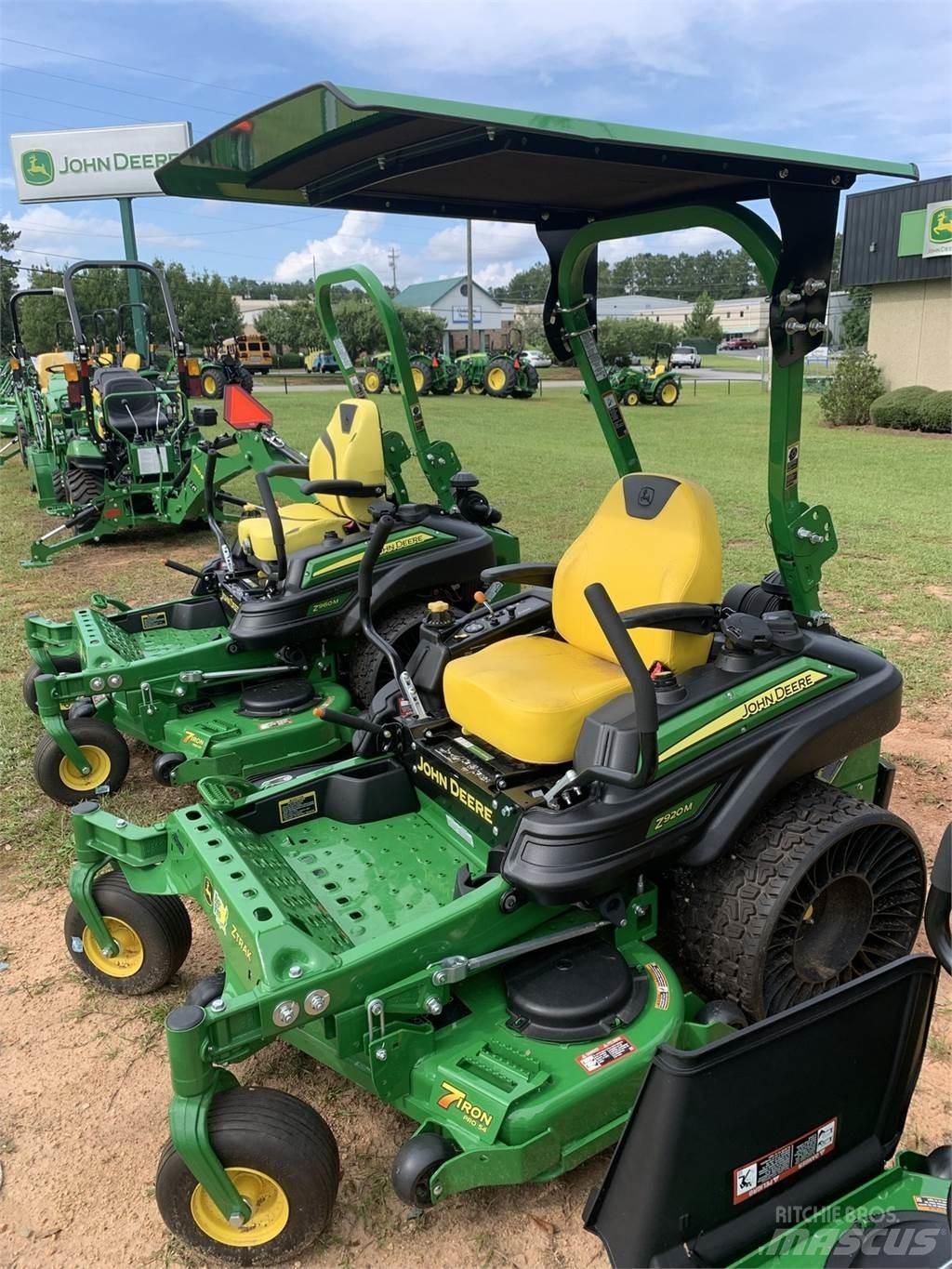 John Deere Z920M Sıfır dönüşlü çim biçme makineleri