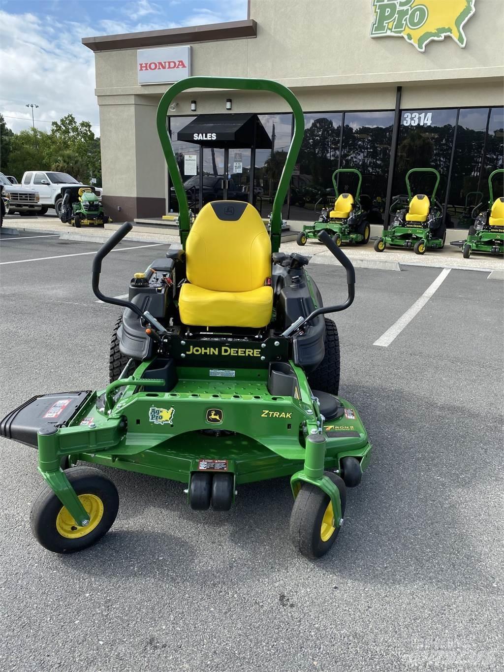 John Deere Z920M Sıfır dönüşlü çim biçme makineleri