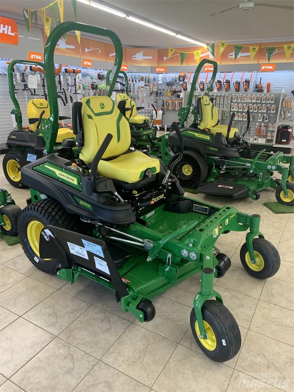 John Deere Z920M Sıfır dönüşlü çim biçme makineleri