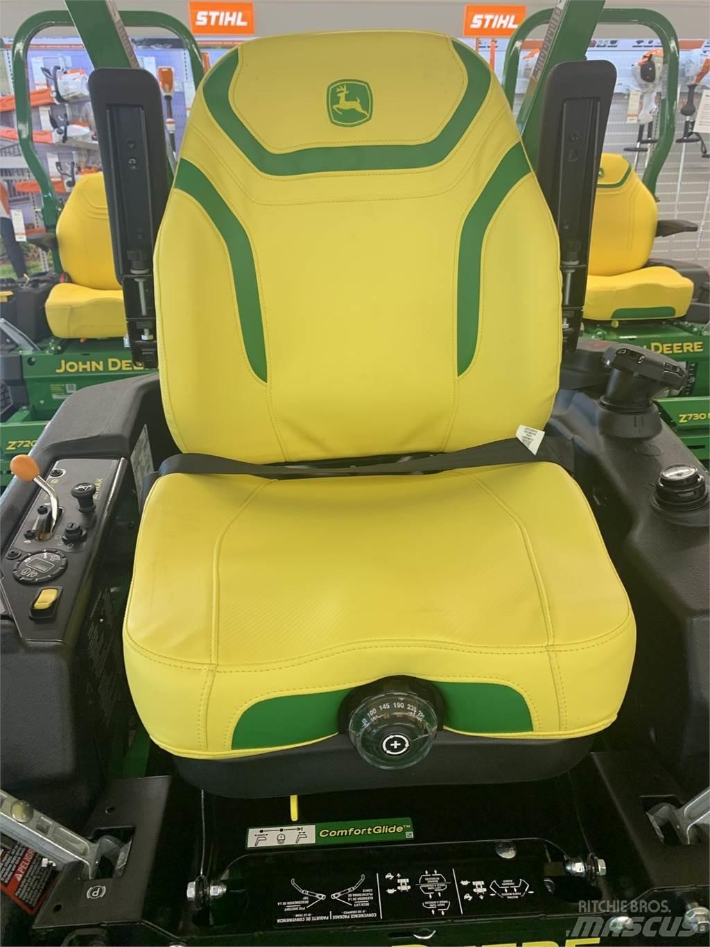 John Deere Z920M Sıfır dönüşlü çim biçme makineleri