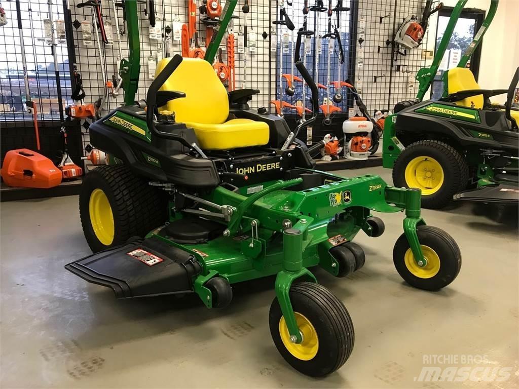 John Deere Z930M Sıfır dönüşlü çim biçme makineleri
