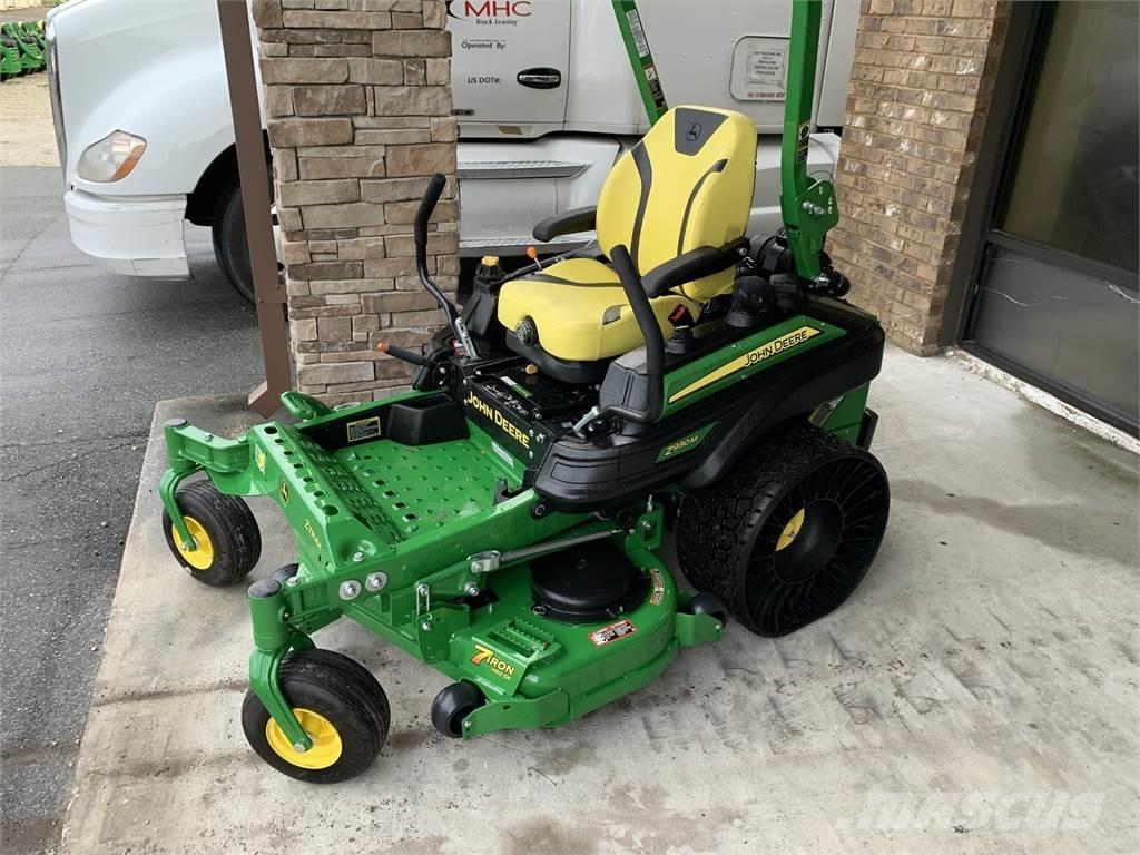 John Deere Z930M Sıfır dönüşlü çim biçme makineleri