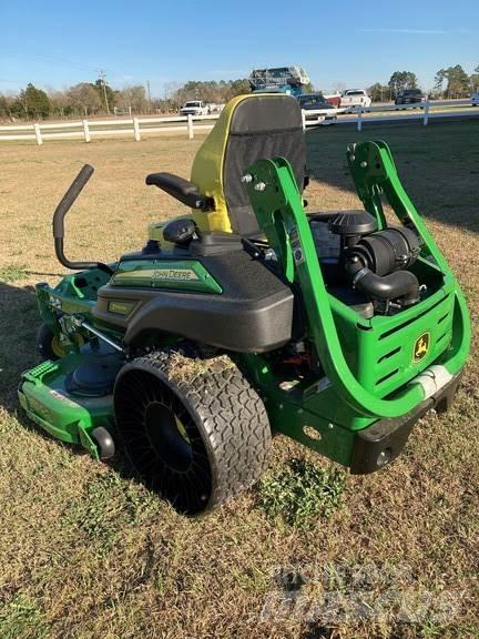 John Deere Z930M Sıfır dönüşlü çim biçme makineleri