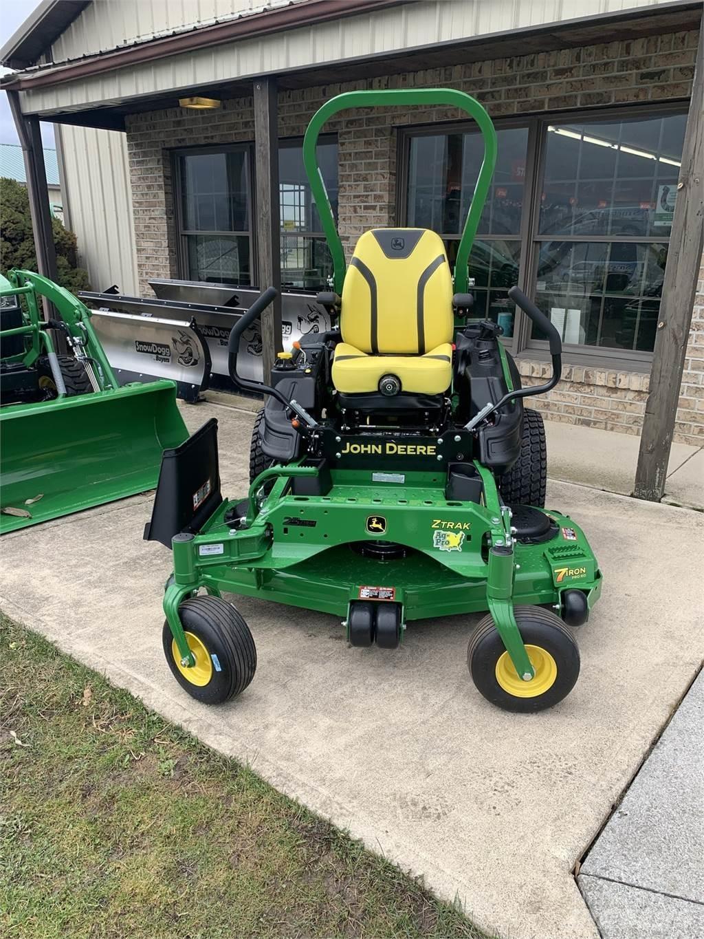 John Deere Z930M Sıfır dönüşlü çim biçme makineleri