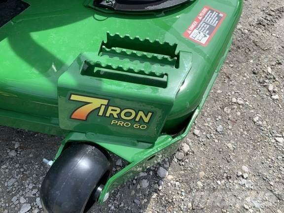 John Deere Z930M Sıfır dönüşlü çim biçme makineleri