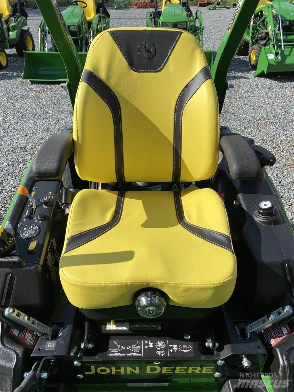 John Deere Z930M Sıfır dönüşlü çim biçme makineleri