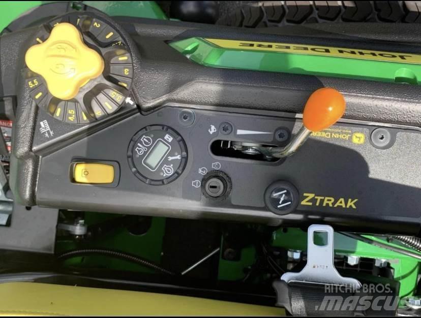 John Deere Z930M Sıfır dönüşlü çim biçme makineleri