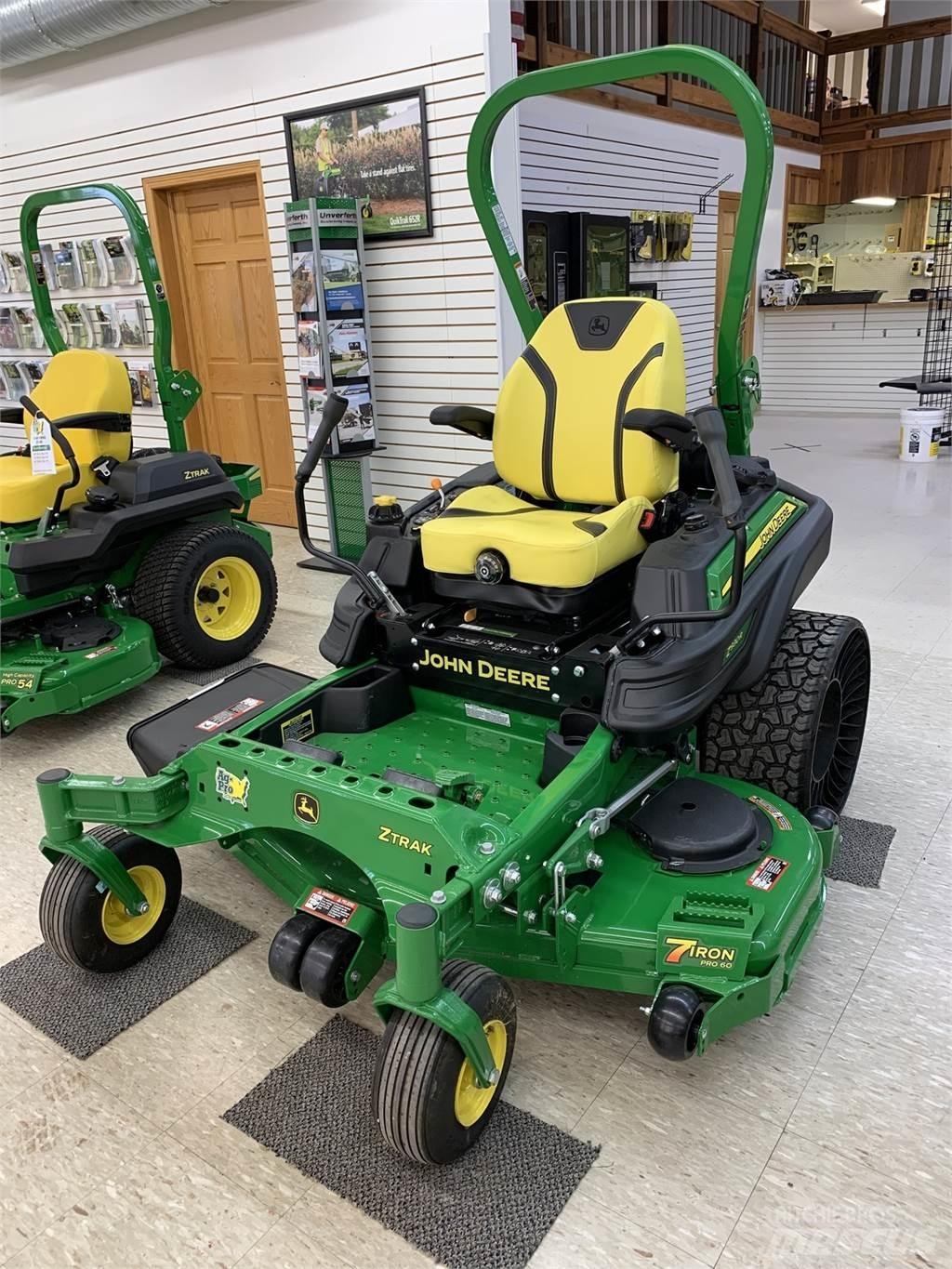 John Deere Z930R Sıfır dönüşlü çim biçme makineleri