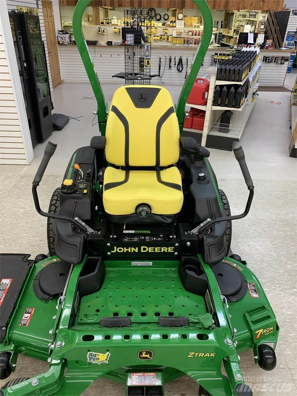 John Deere Z930R Sıfır dönüşlü çim biçme makineleri