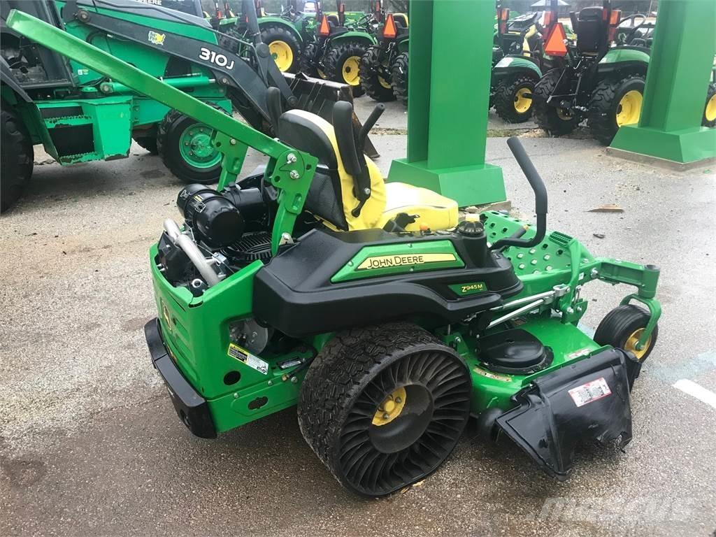 John Deere Z945M Sıfır dönüşlü çim biçme makineleri