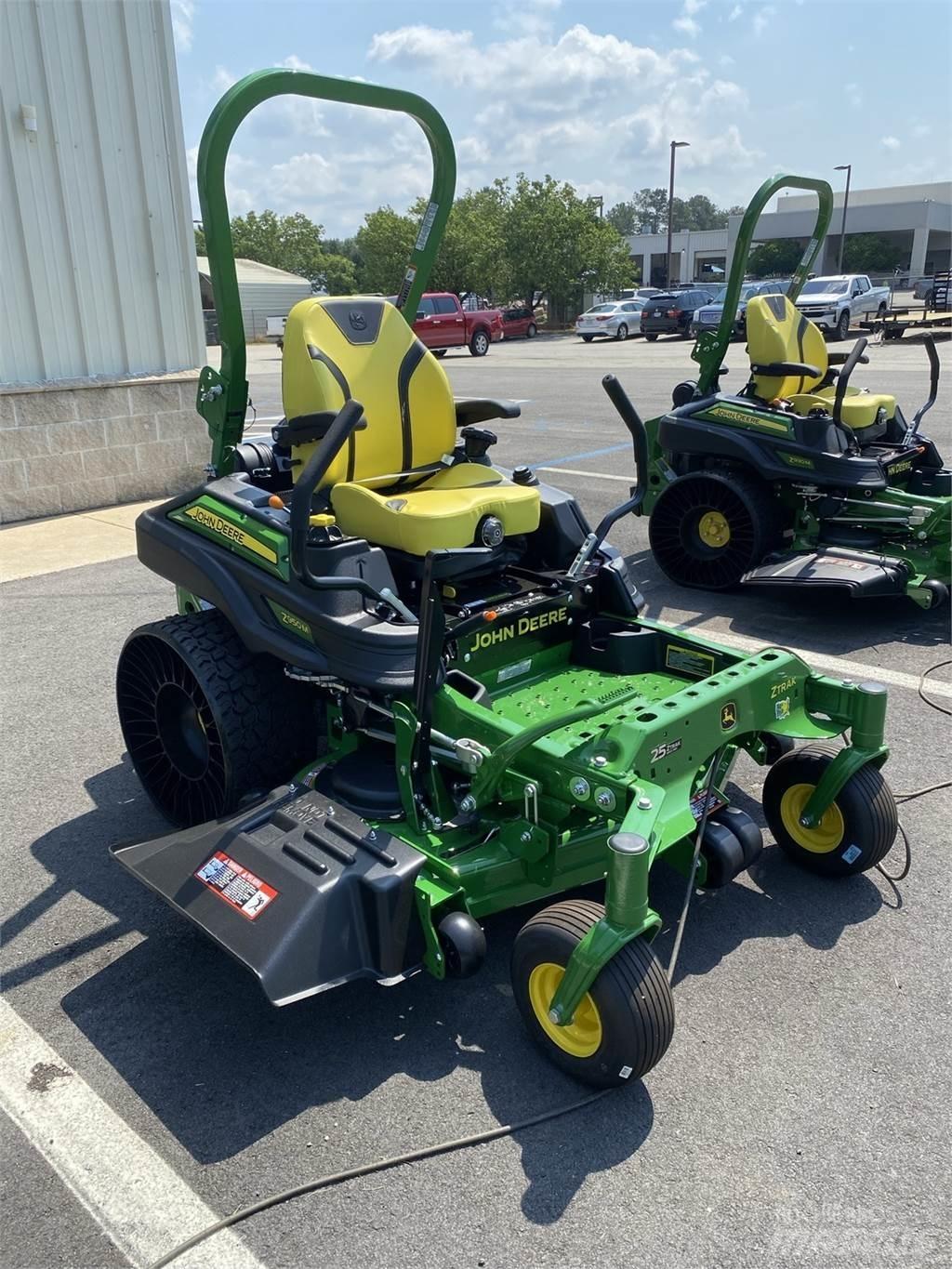 John Deere Z950M Sıfır dönüşlü çim biçme makineleri