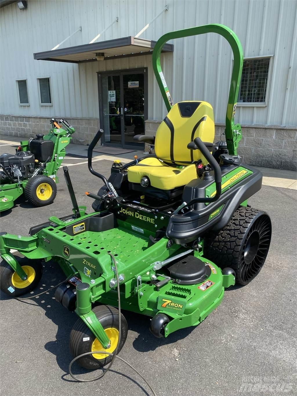 John Deere Z950M Sıfır dönüşlü çim biçme makineleri