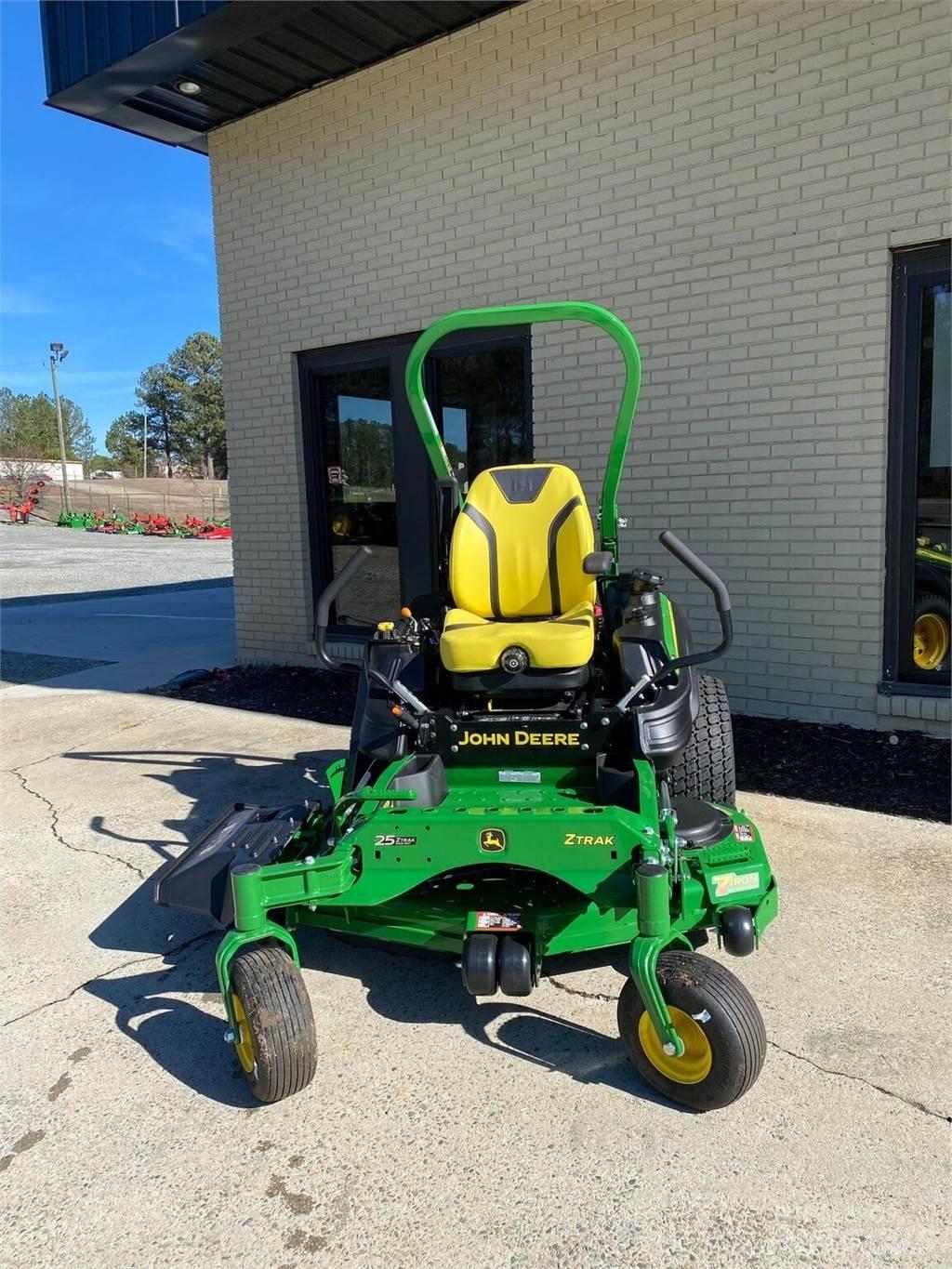 John Deere Z950M Sıfır dönüşlü çim biçme makineleri