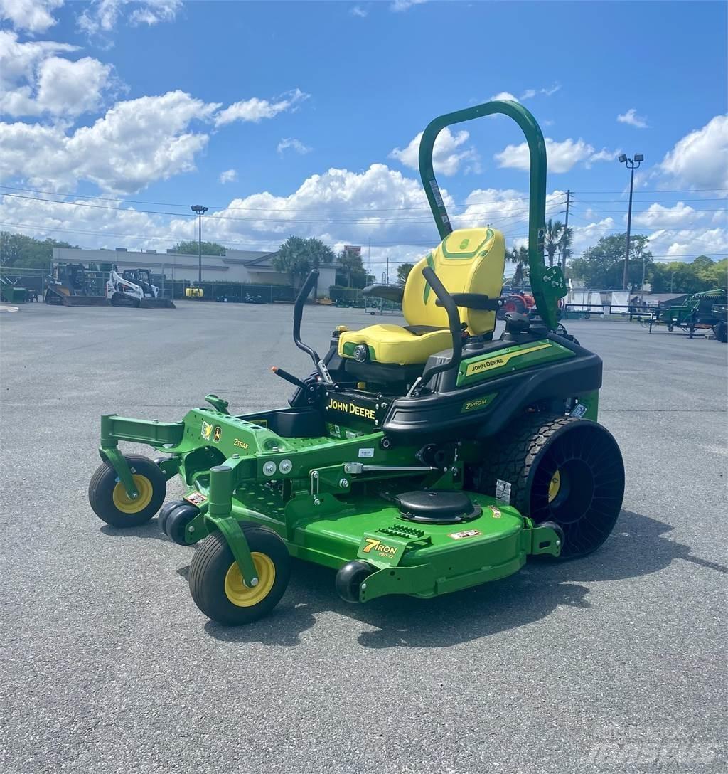 John Deere Z950M Sıfır dönüşlü çim biçme makineleri