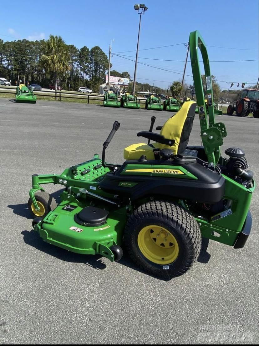 John Deere Z970R Sıfır dönüşlü çim biçme makineleri