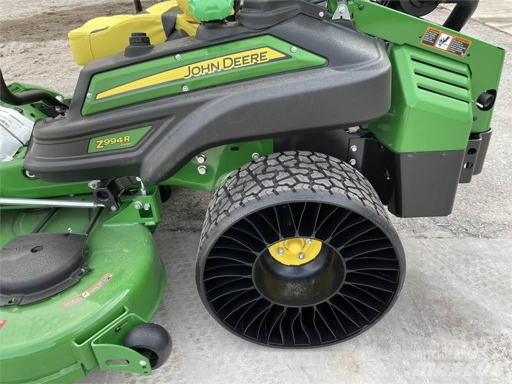 John Deere Z994R Sıfır dönüşlü çim biçme makineleri