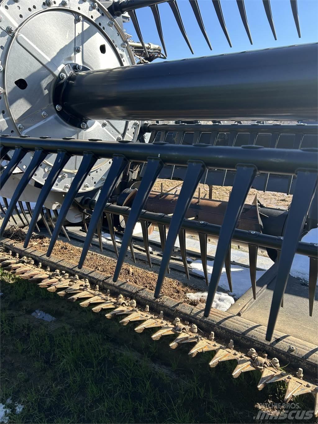 MacDon FD240 Biçerdöver aksesuarlari