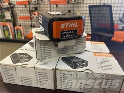 Stihl AP300S Golf arabalari