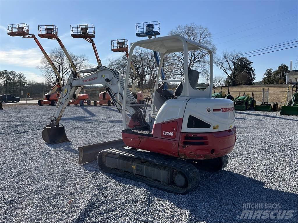 Takeuchi TB240 Mini ekskavatörler, 7 tona dek