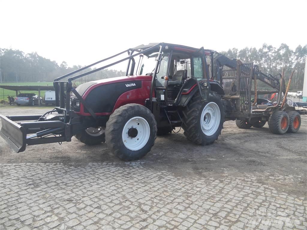 Valtra T121 Vinç ve yükleyiciler