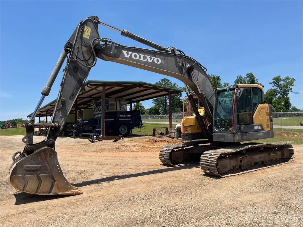 Volvo ECR235EL Paletli ekskavatörler