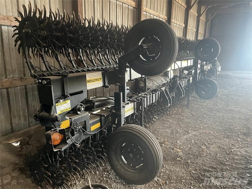YETTER 3541 Diger toprak isleme makina ve aksesuarlari