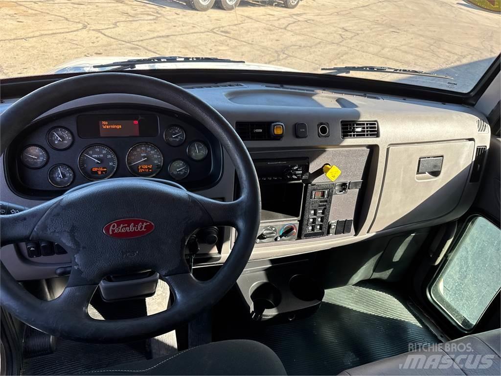 Peterbilt 337 Kapali kasa kamyonlar