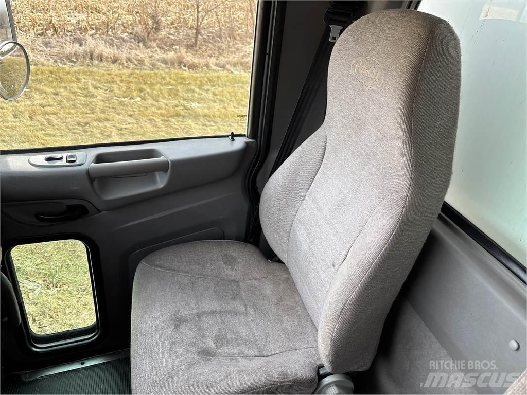 Peterbilt 337 Kapali kasa kamyonlar