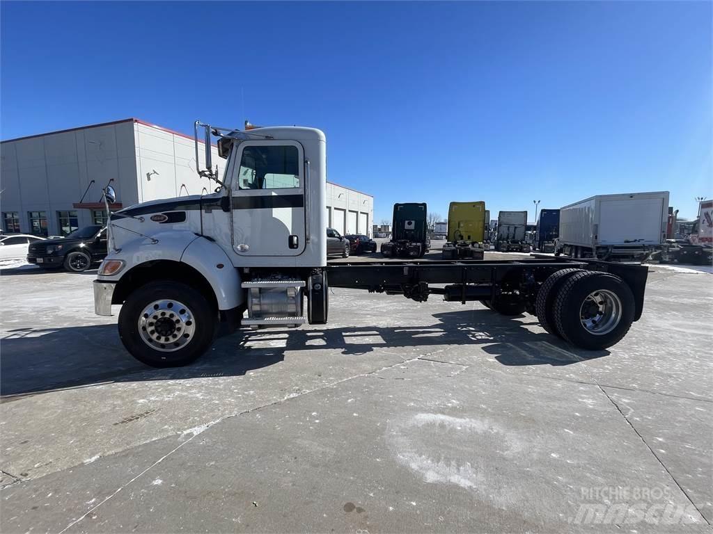 Peterbilt 337 Çekiciler