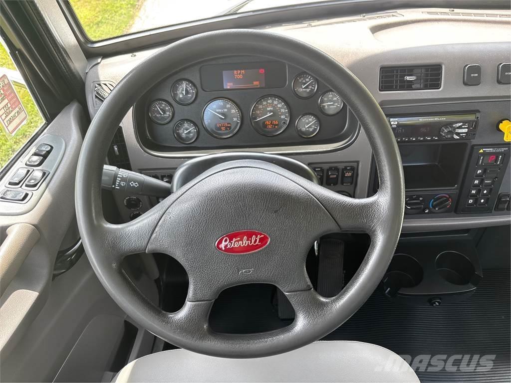 Peterbilt 337 Çekiciler
