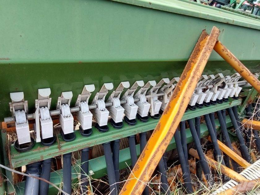 Amazone 402 Diger yol bakim makinalari