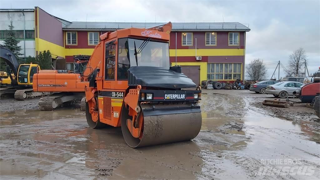CAT CB544 Çift tamburlu silindirler