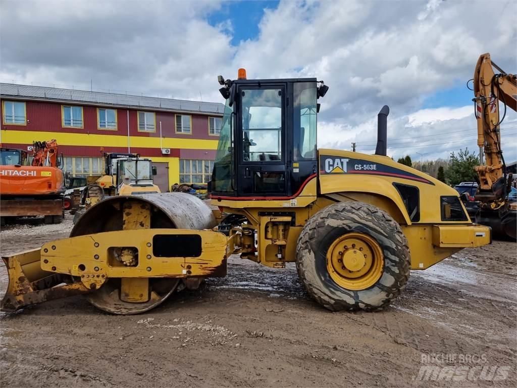 CAT CS 563E Tek tamburlu silindirler
