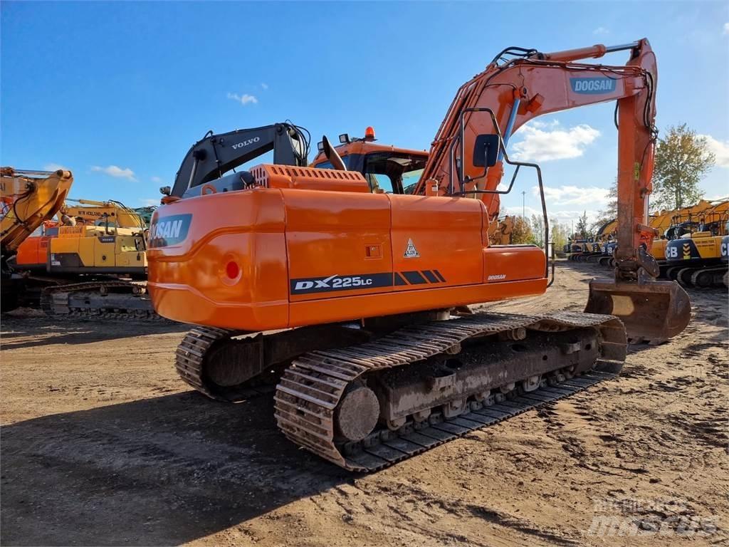 Doosan DX 225LC-3 Paletli ekskavatörler