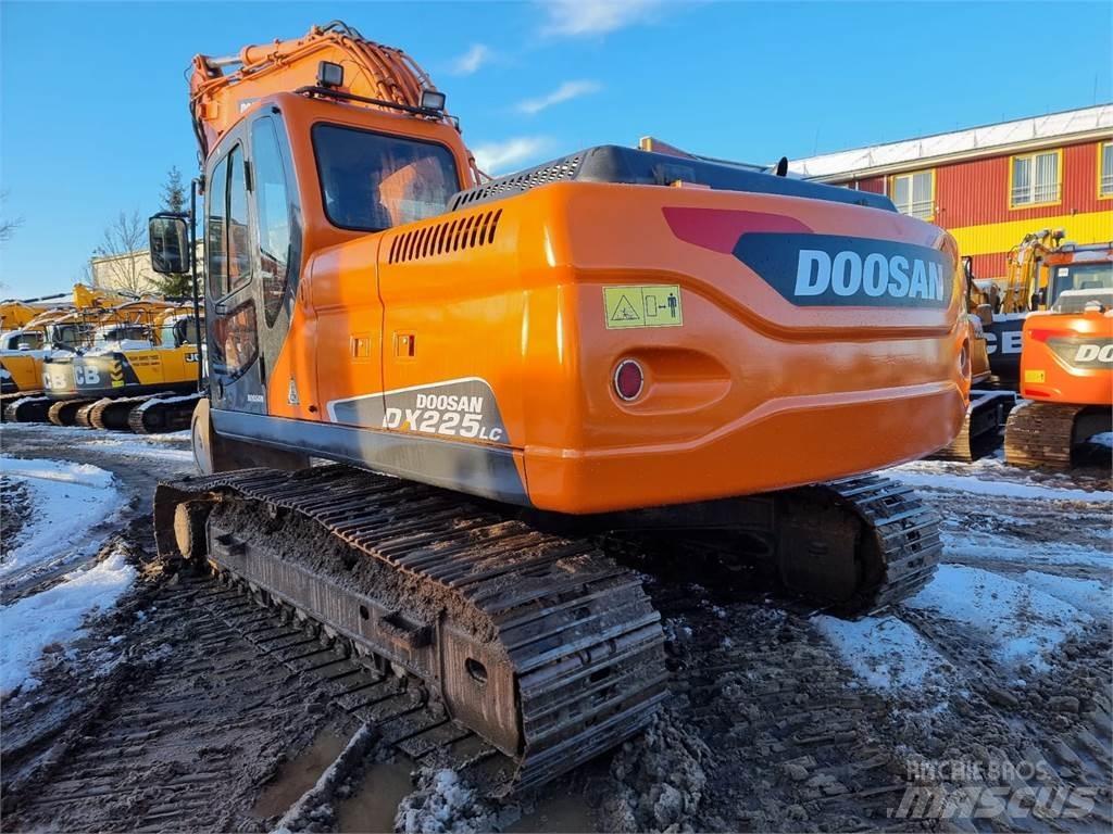 Doosan DX225LC Paletli ekskavatörler